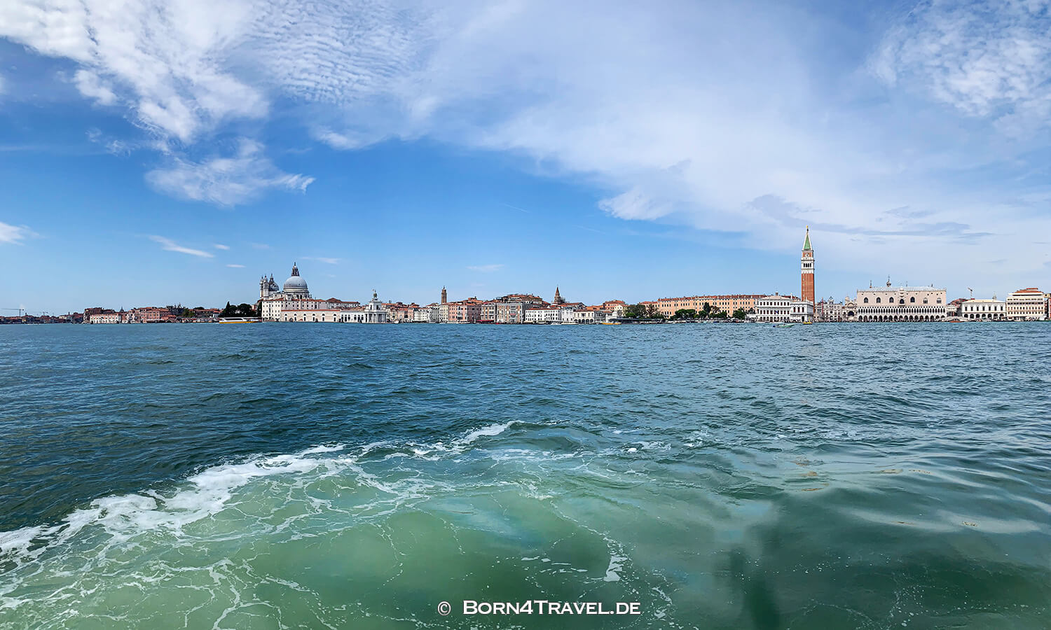 Sightseeing  mit Vaporetto, in Venedig,Italien,born4travel.de