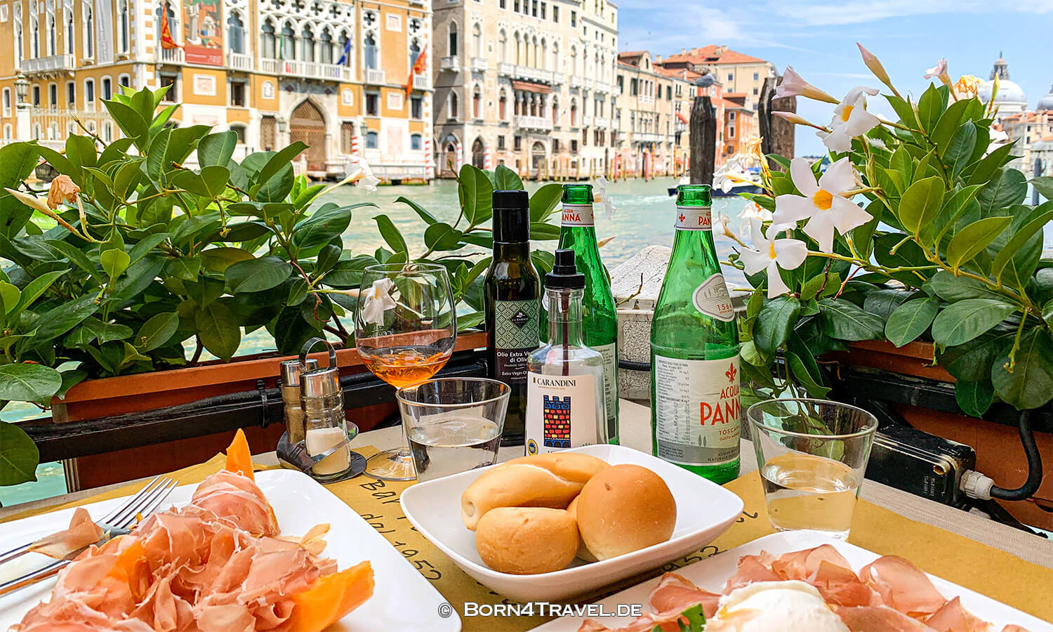 Sightseeing  mit Vaporetto, in Venedig,Italien,born4travel.de