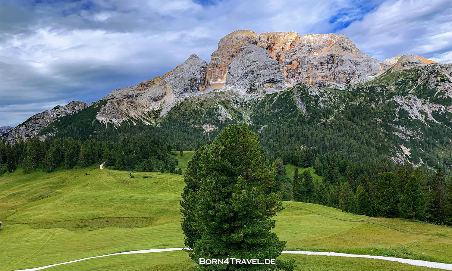 Plätzwiese,Naturpark Fanes-Sennes-Prags,Dolomiten,Südtirol,born4travel.de