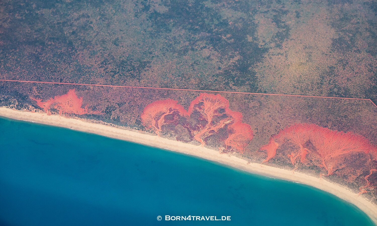 born4travel.de,Qantas flight from Broome to Perth,Australien,born4travel.de born4travel.de,Qantas flight from Broome to Perth,Australien,born4travel.de