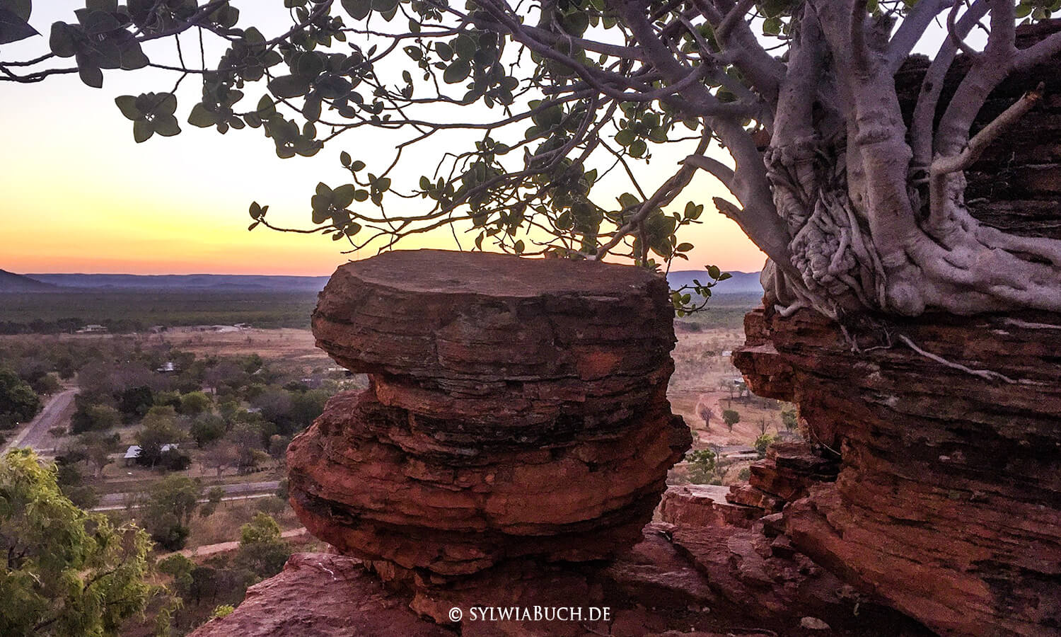 Kellys Knob,Sunset,Moonrise,Kununurra,Western Australia,australien,born4travel.de