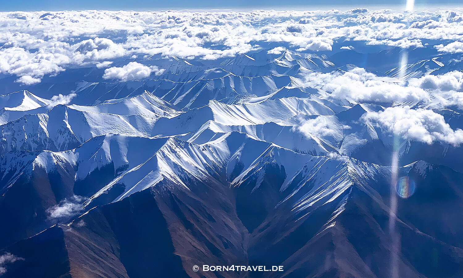 Flight from Delhi to Leh in Ladakh with Air India, Himalaya,born4travel.de