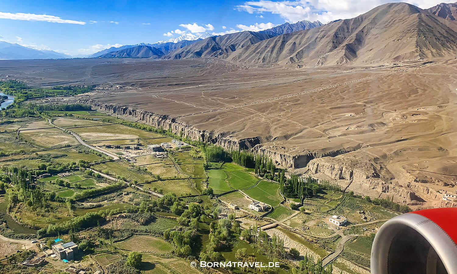 Flight from Delhi to Leh in Ladakh with Air India, Himalaya,born4travel.de