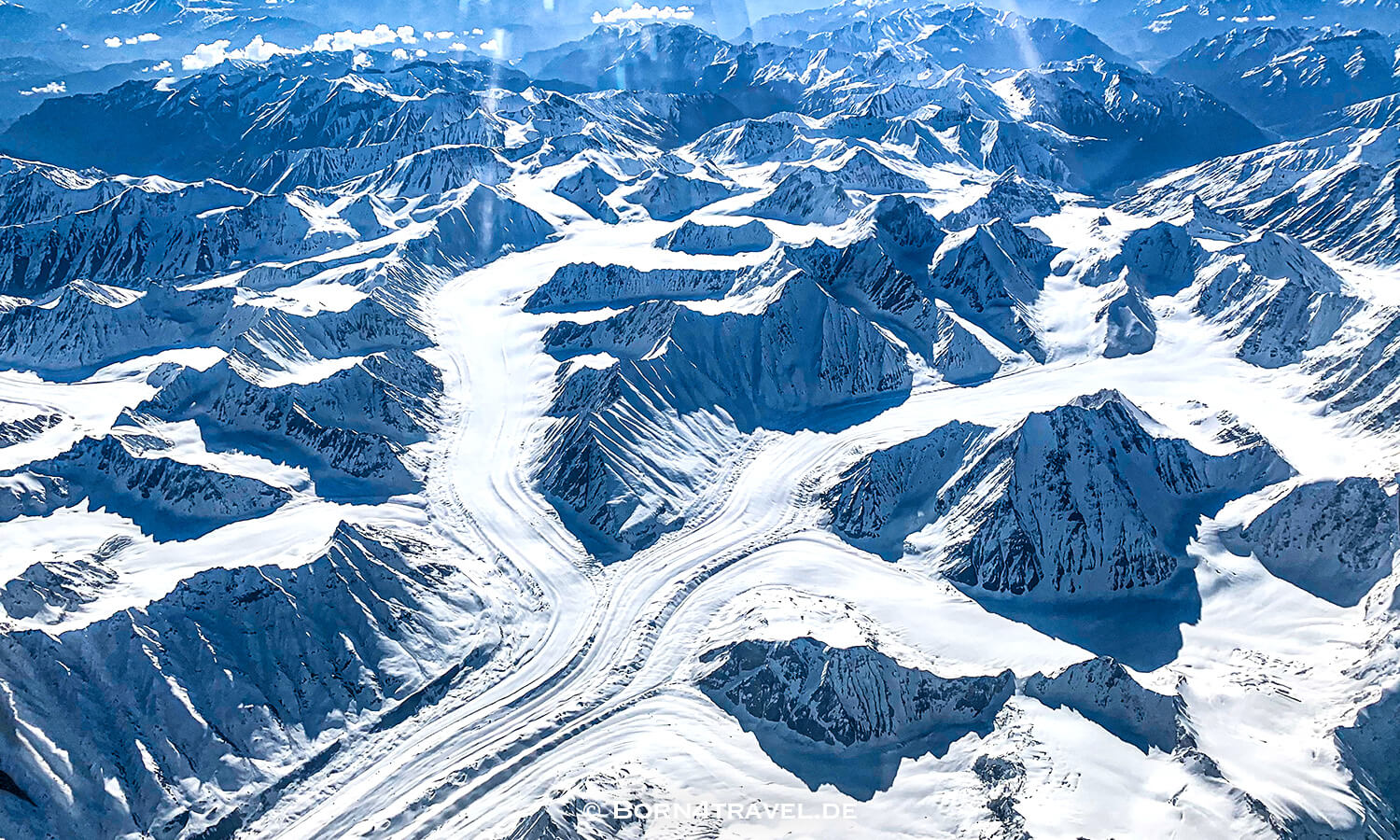 Flight from Delhi to Leh in Ladakh with Air India, Himalaya,born4travel.de