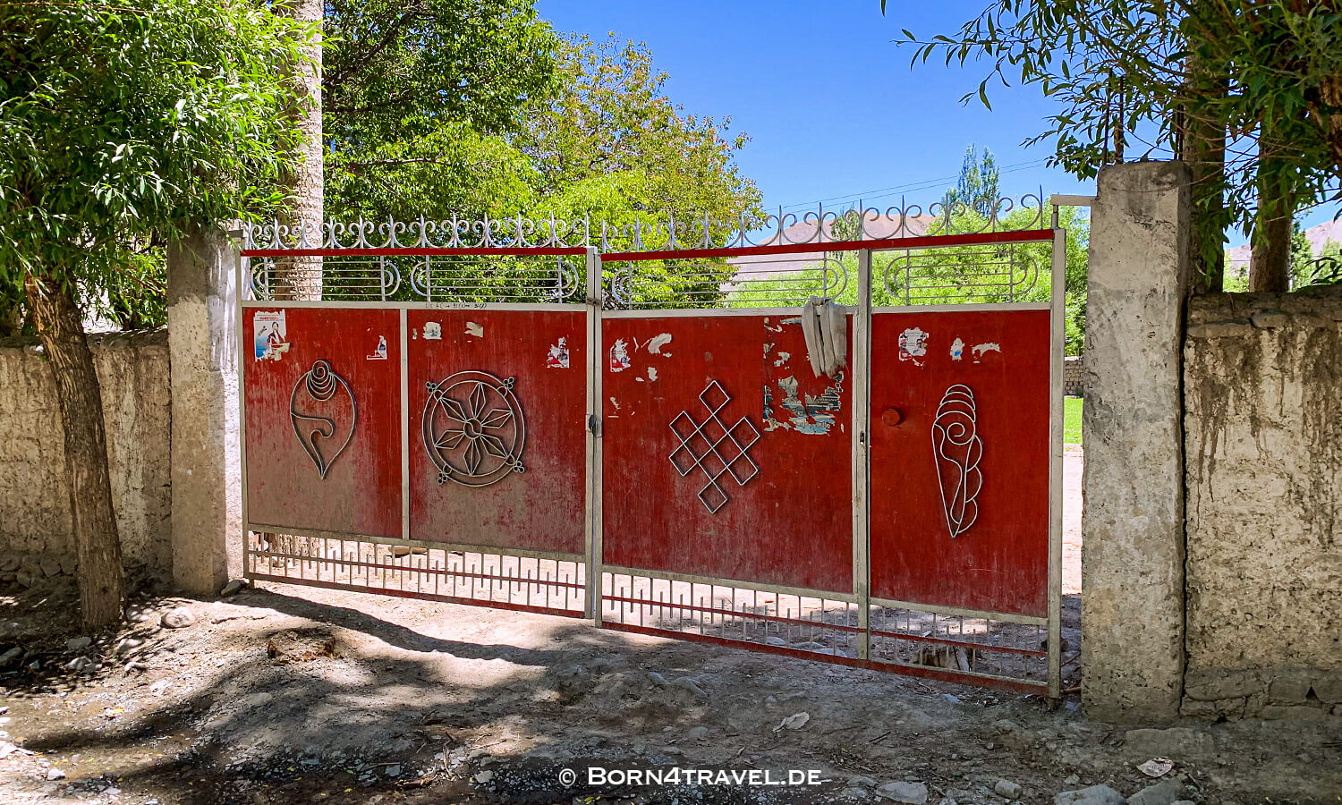 Stok Gompa & autama-Buddha-Statue in Ladakh südlich von Leh, Ladakh, Himalaya, Indien,born4travel.de Stok Gompa & autama-Buddha-Statue in Ladakh südlich von Leh, Ladakh, Himalaya, Indien,born4travel.de