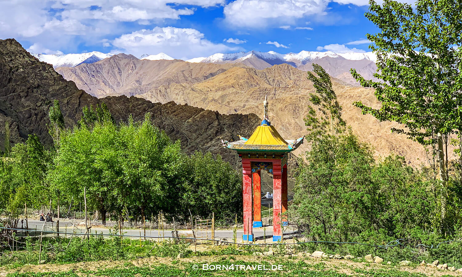 Wunderschöner Anfahrtsweg zur Hemis Monastery - Gompa, Ladakh, Himalaya, Indien,born4travel.de Wunderschöner Anfahrtsweg zur Hemis Monastery - Gompa, Ladakh, Himalaya, Indien,born4travel.de