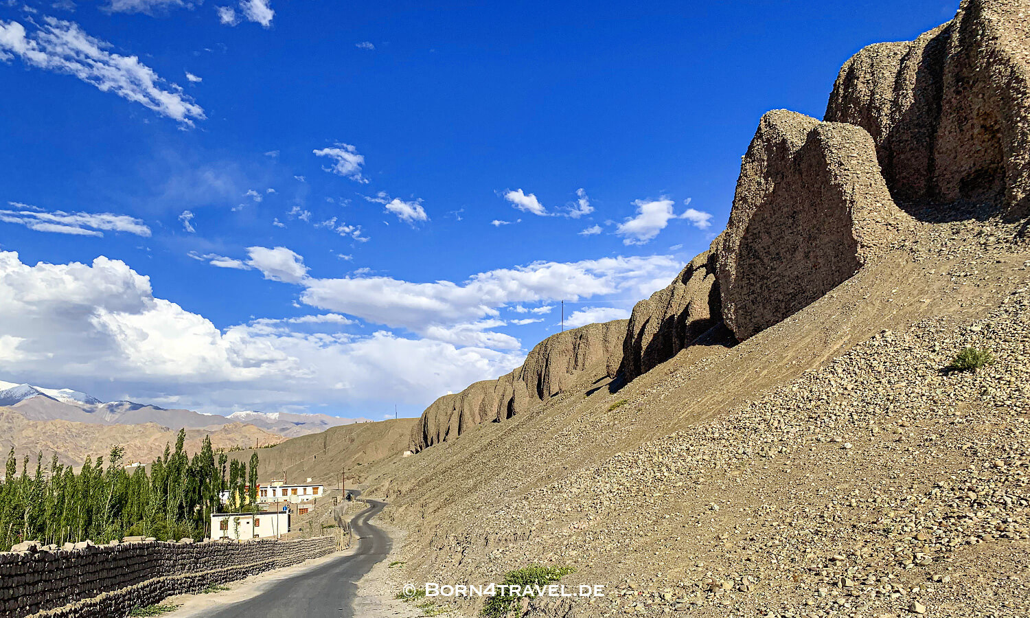 Unnamed Scenic Road south of Indus River,Leh by Motorbike, Ladakh, Himalaya,Indien,born4travel.de