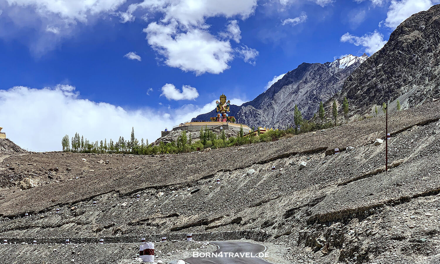 Maitreya Buddha Statue,Diskit Monastery,Gompa,Nubra Valley,Ladakh,Himalaya,Indien,born4travel.de