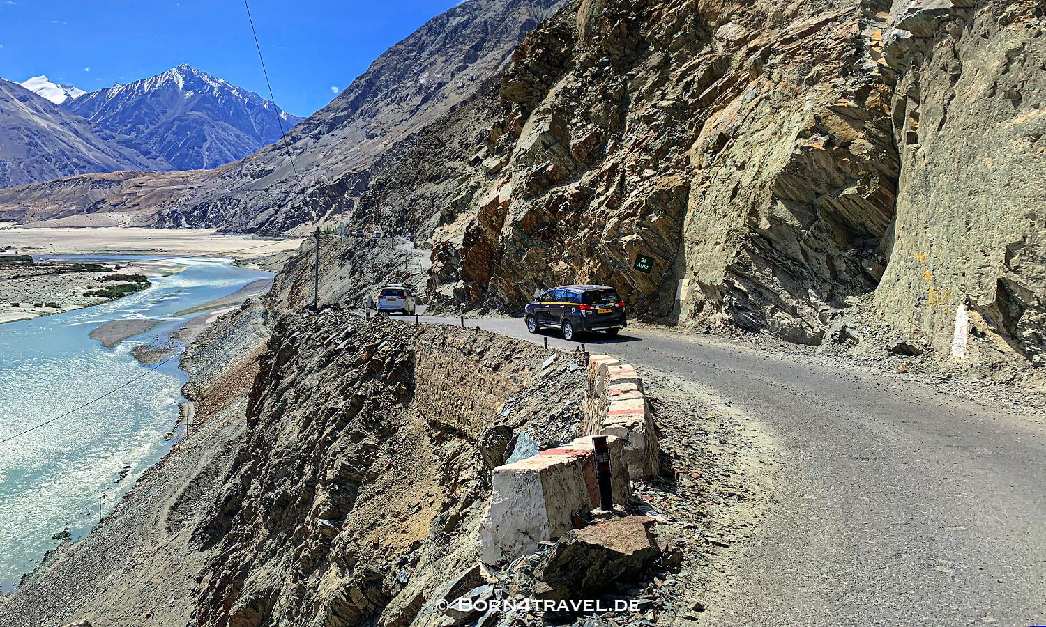 Nubra Shyok Valley at Work in Ladakh,Indien,born4travel.de Nubra Shyok Valley in Ladakh,Indien,born4travel.de