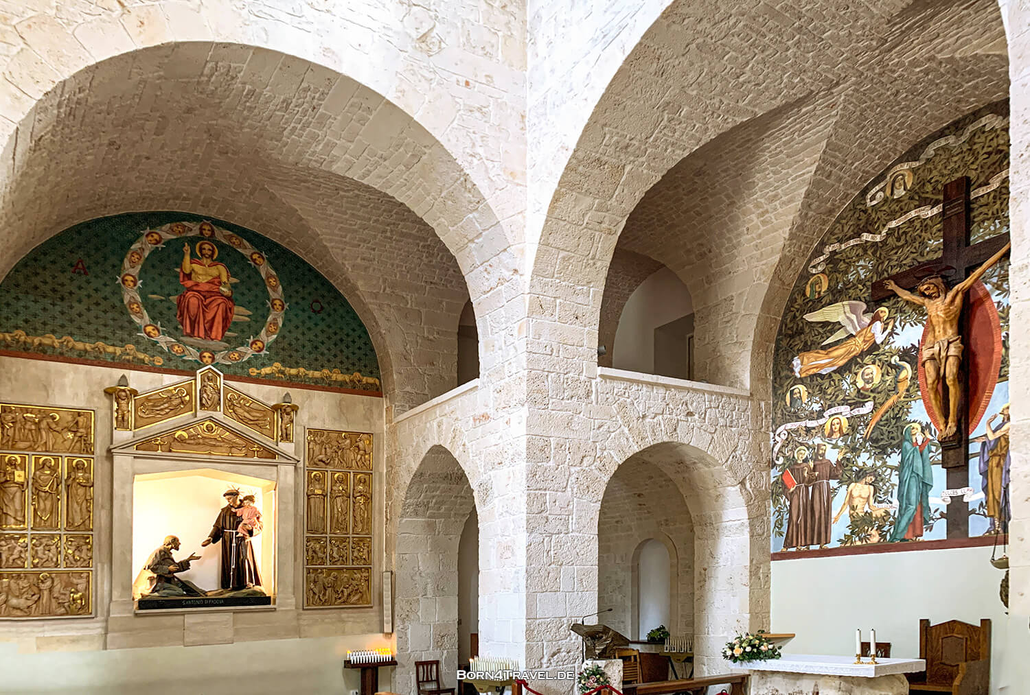 Chiesa Sant'Antonio,Trulli in Arberobello,Apulien,Puglia,Italien,born4travel.de