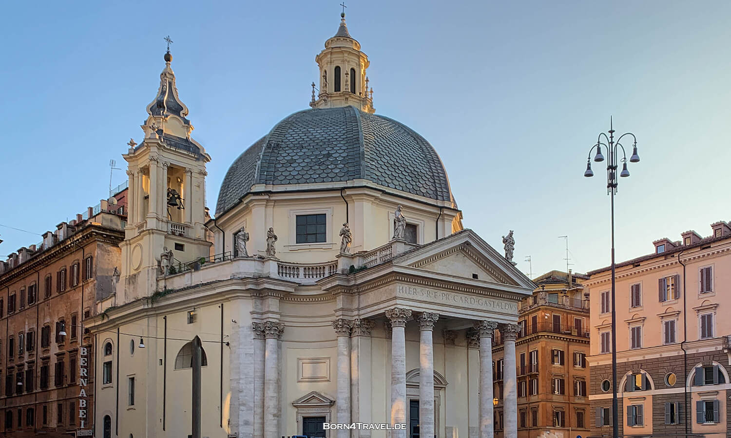 Santa Maria dei Miracoli - Piazza del Popolo in Rom,Reisebericht Italien,born4travel.de Santa Maria dei Miracoli - Piazza del Popolo in Rom,Reisebericht Italien,born4travel.de