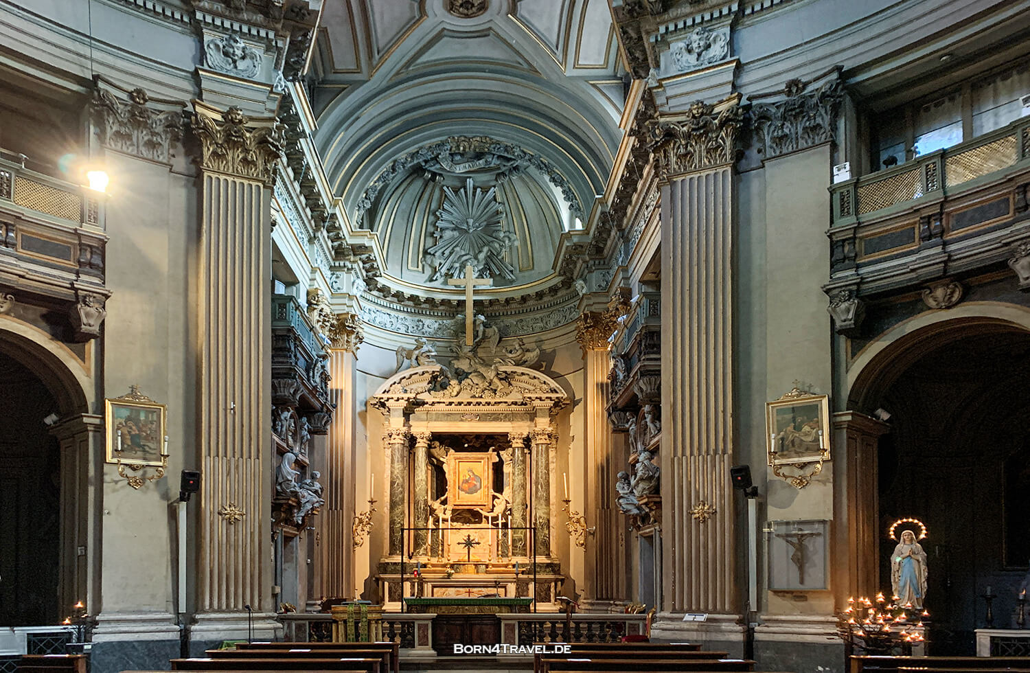 Santa Maria dei Miracoli - Piazza del Popolo in Rom,Reisebericht Italien,born4travel.de Santa Maria dei Miracoli - Piazza del Popolo in Rom,Reisebericht Italien,born4travel.de