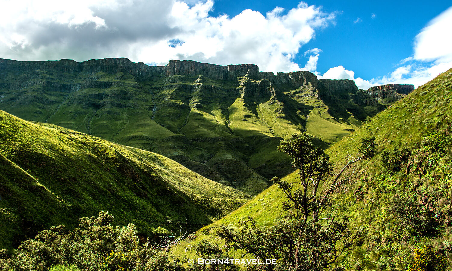Mkhomazi Wilderness Area,Unterwegs nach Lesotho auf dem Sani Pass,KwaZulu Natal,Südafrika,born4travel.de Mkhomazi Wilderness Area,Unterwegs nach Lesotho auf dem Sani Pass,KwaZulu Natal,Südafrika,born4travel.de