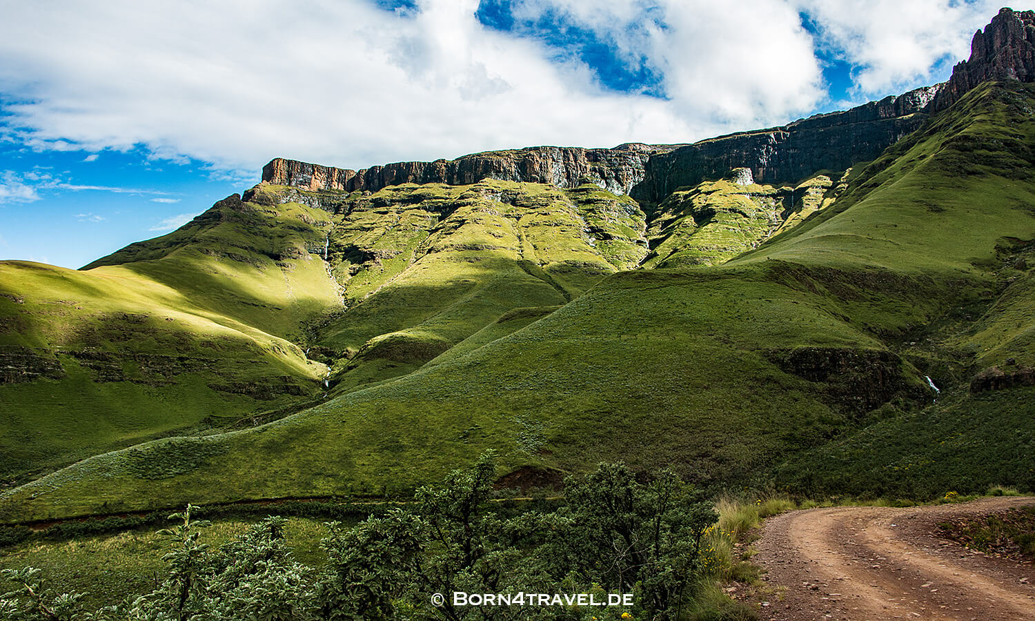 Mkhomazi Wilderness Area,Unterwegs nach Lesotho auf dem Sani Pass,KwaZulu Natal,Südafrika,born4travel.de Mkhomazi Wilderness Area,Unterwegs nach Lesotho auf dem Sani Pass,KwaZulu Natal,Südafrika,born4travel.de