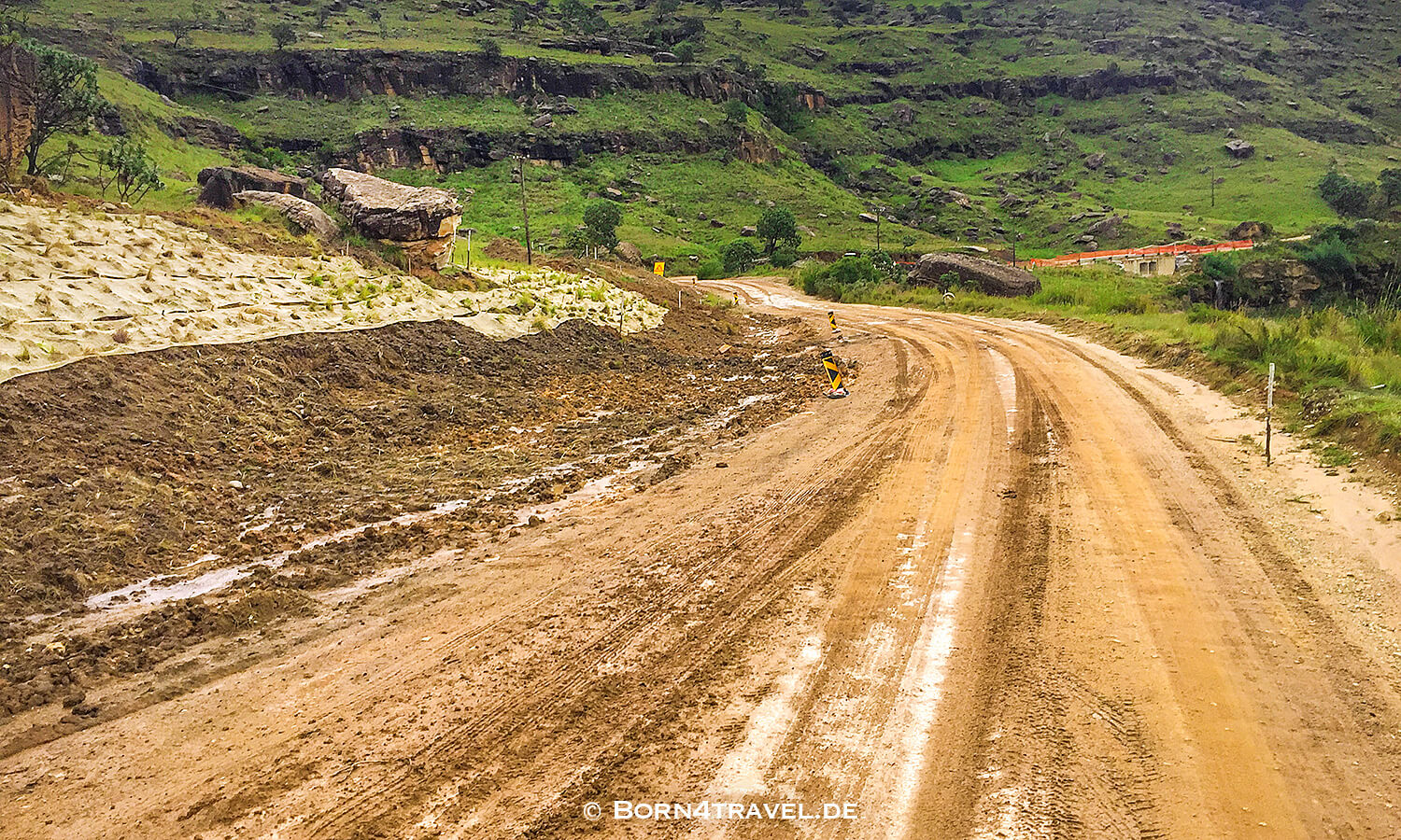 Unterwegs nach Lesotho auf dem Sani Pass,KwaZulu Natal,Südafrika,born4travel.de Unterwegs nach Lesotho auf dem Sani Pass,KwaZulu Natal,Südafrika,born4travel.de