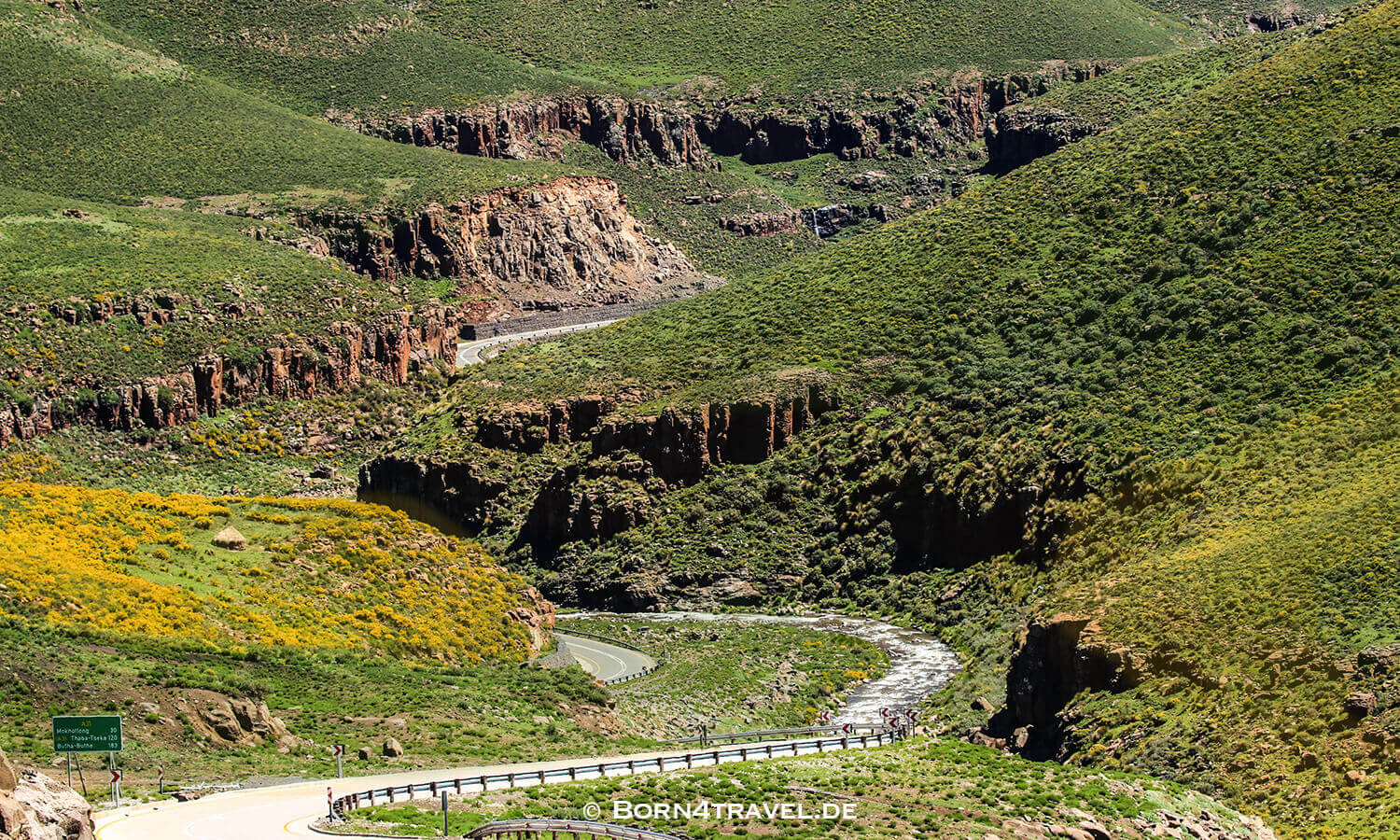Unterwegs auf der A31 in Lesotho,Mokhotlong,born4travel.de