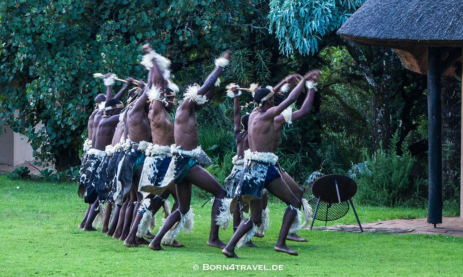 Showtanz der Zulu,Giants Castle Camp,Maloti Drakensberge Park, KwaZulu Natal,Südafrika,born4travel.de