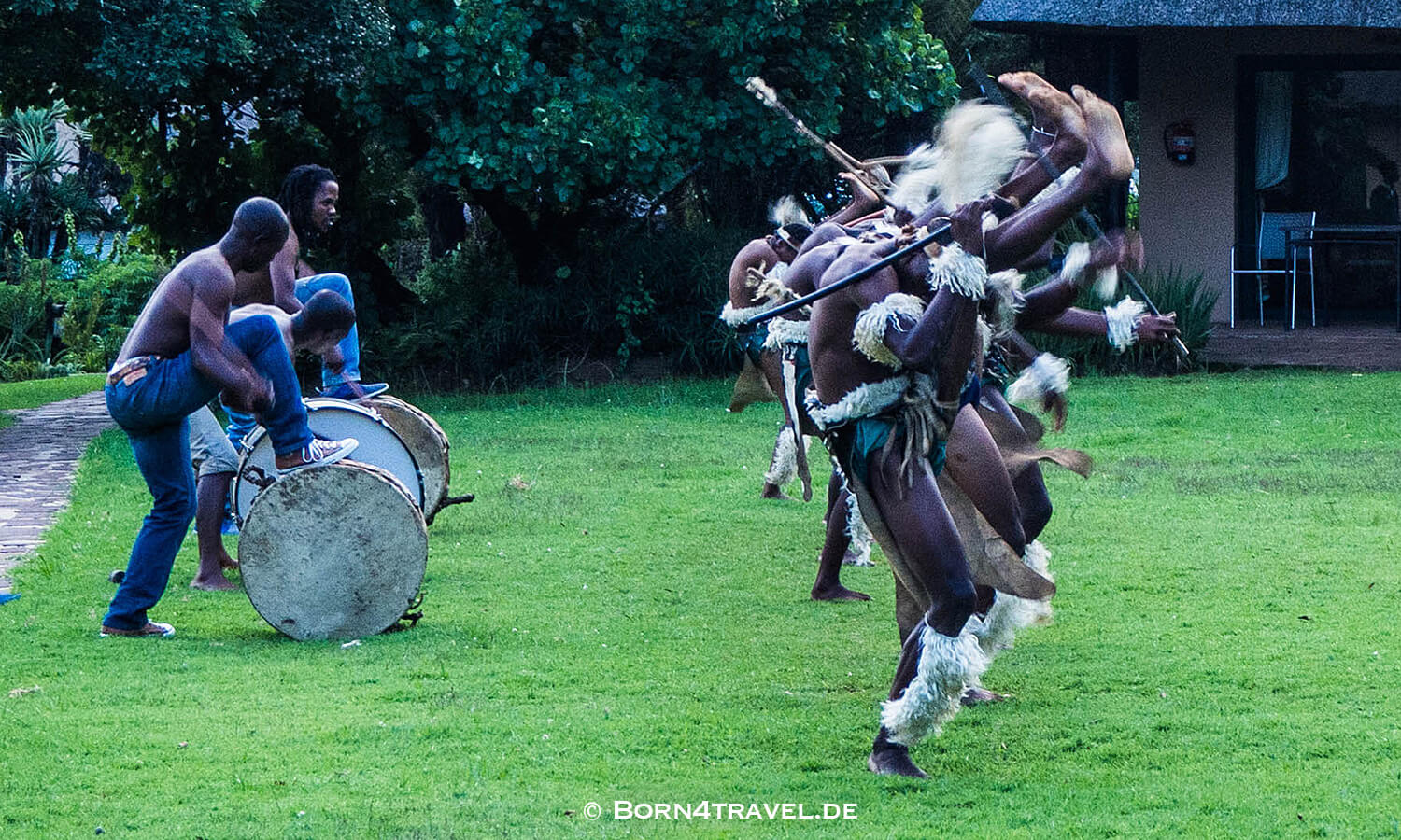 Showtanz der Zulu,Giants Castle Camp,Maloti Drakensberge Park, KwaZulu Natal,Südafrika,born4travel.de