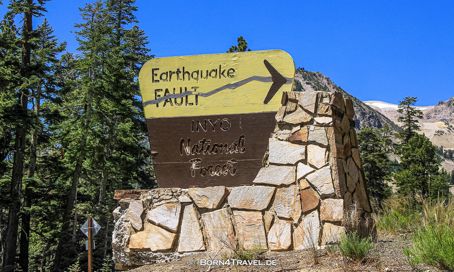 Eartquake Fault bei Mamoth Lakes,California,USA,born4travel.de