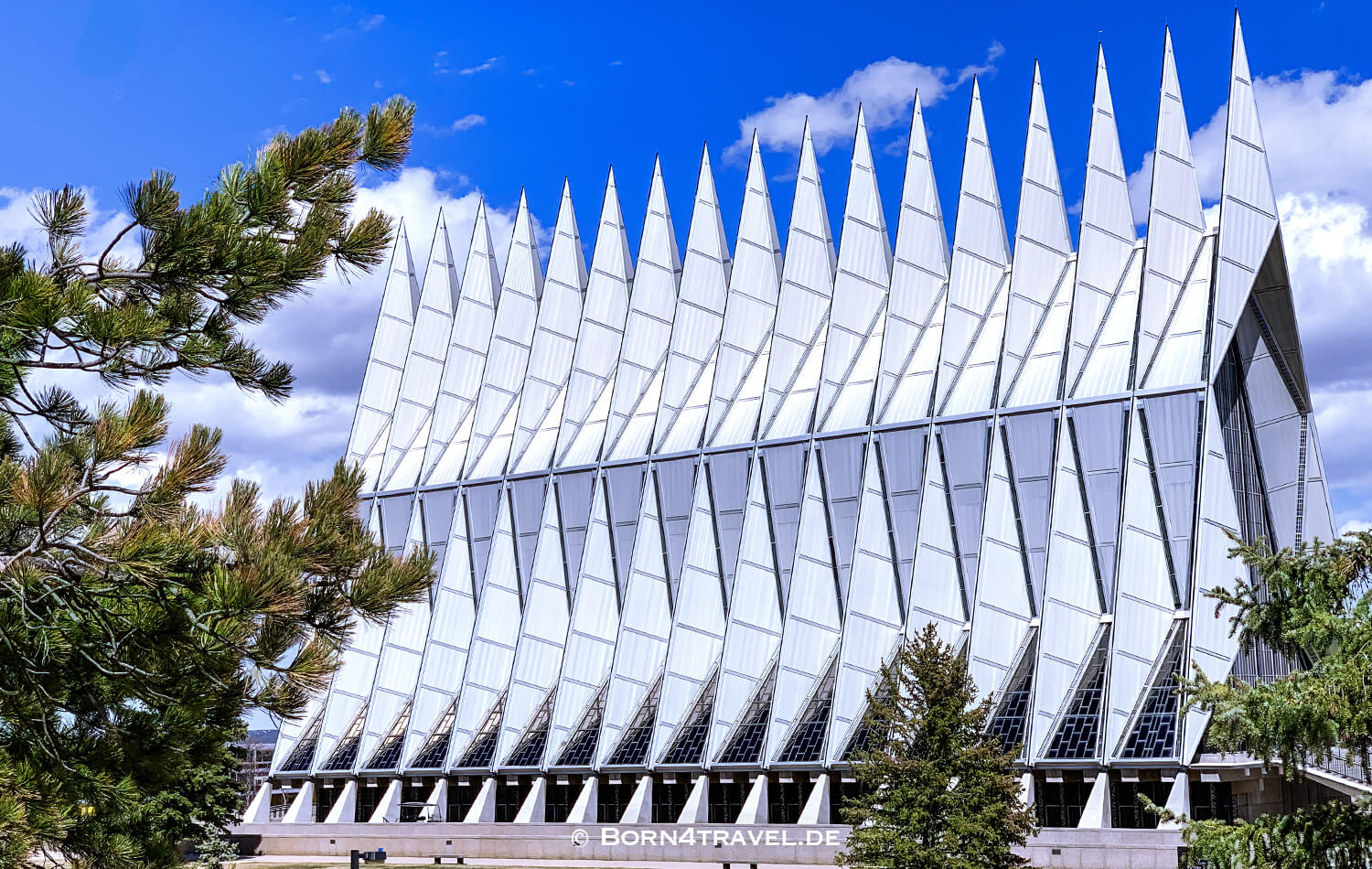 Cadet Chapel,Air Force Academy,Colorado Springs,USA,born4travel.de Cadet Chapel,Air Force Academy,Colorado Springs,USA,born4travel.de