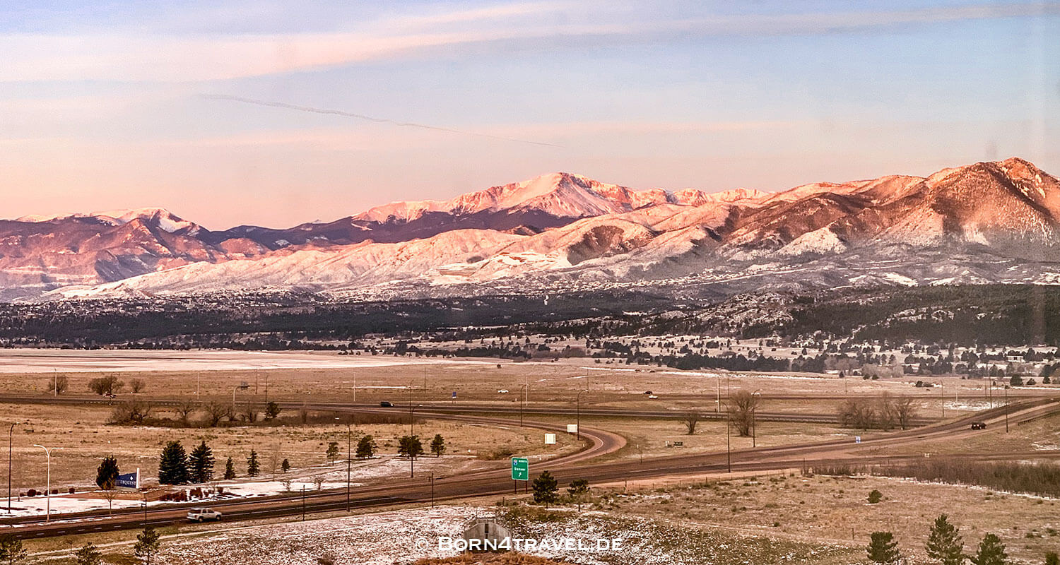 Blick aus dem Hotelfenster im Drury Inn, Colorado Springs,USA,born4travel.de Blick aus dem Hotelfenster im Drury Inn, Colorado Springs,USA,born4travel.de