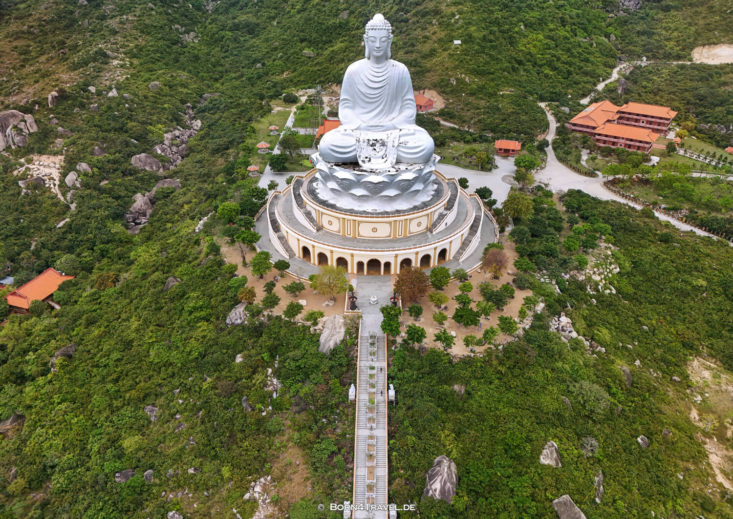 Buddha Statue of Thien Hung Zen Quy Nhơn,Vietnam2025,born4travel.de