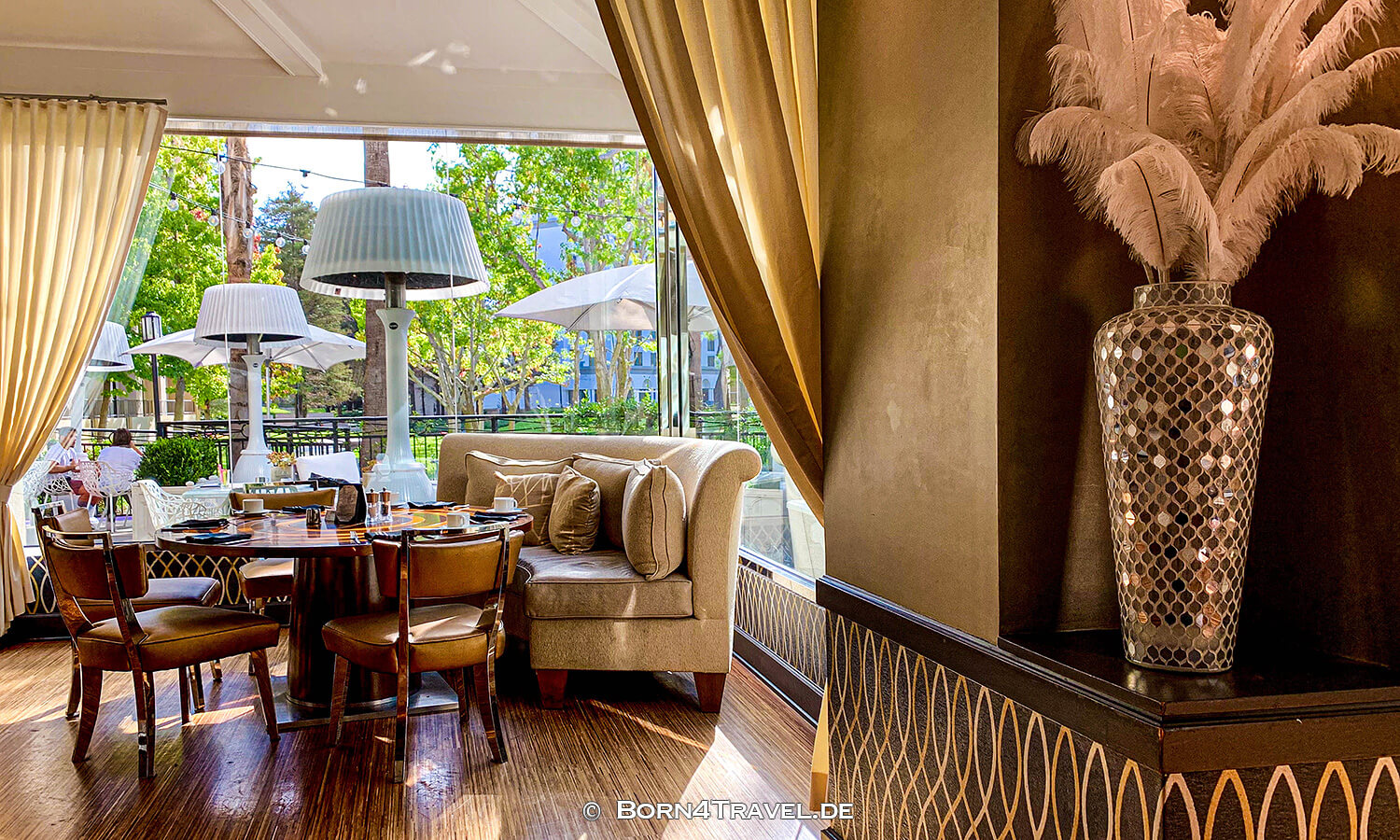 Breakfast im Silver Trumpet - Avenue of the Arts costa Mesa, California,born4travel