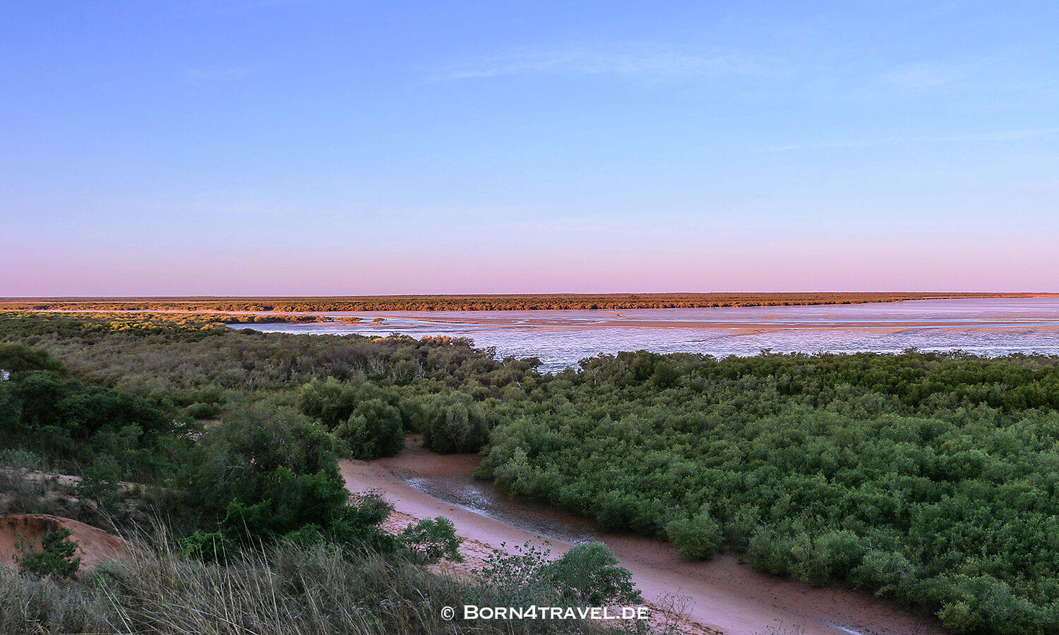 born4travel.de,Broome,low tide in Roebuck Bay seen from Hotel Mangrove,Australien,born4travel.de