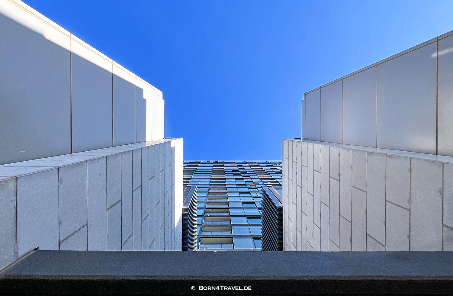 Orange Stay at Collins Wharf in Melbourne,Victoria,born4travel.de