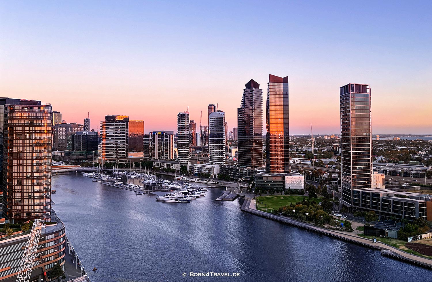 Orange Stay at Collins Wharf in Melbourne,Victoria,born4travel.de