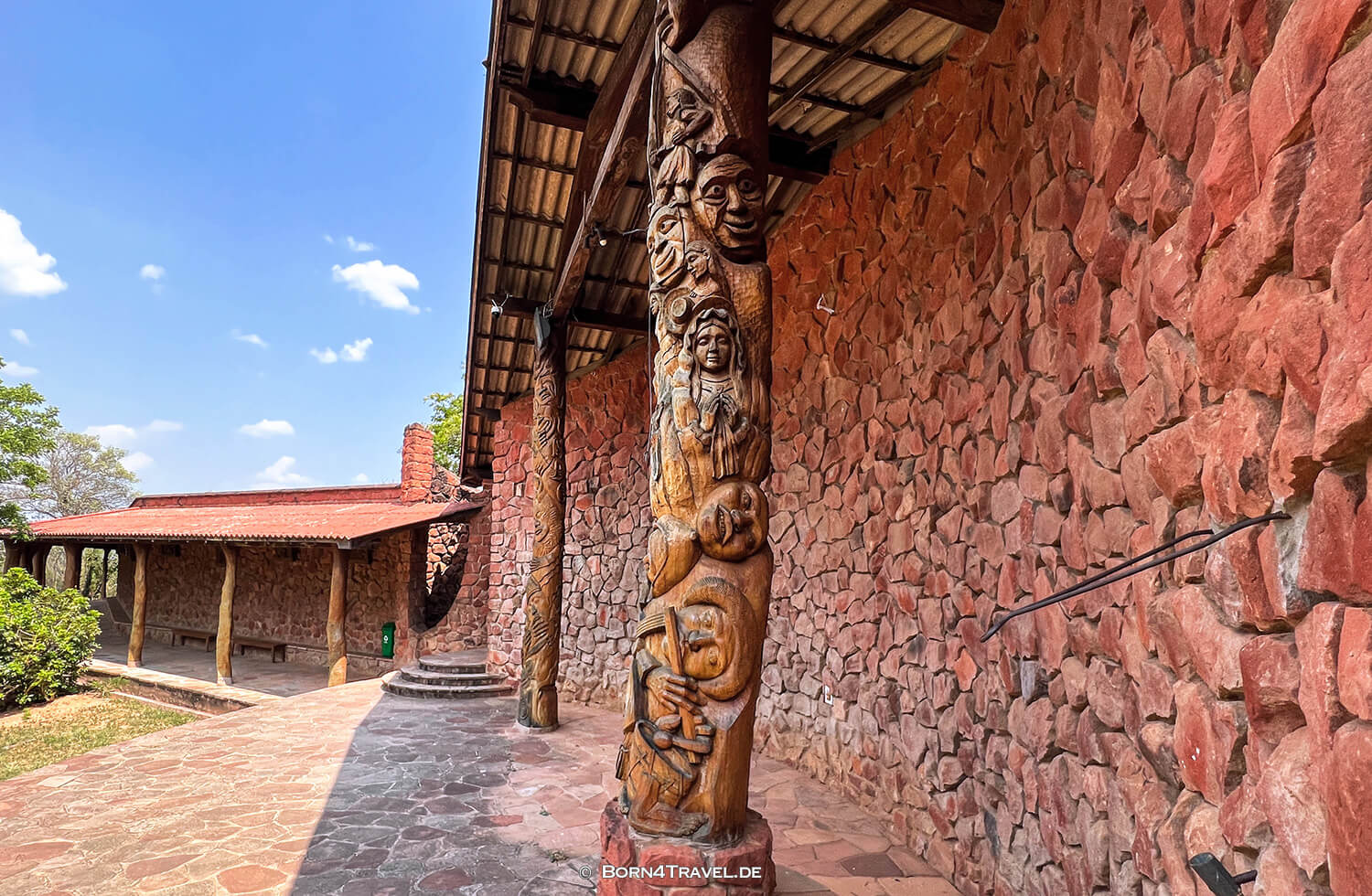 Santuario Mariano de la Torre in Chochís,Llanos de Chiquitos,Chiquitania,Bolivien,born4travel.de Santuario Mariano de la Torre in Chochís,Llanos de Chiquitos,Chiquitania,Bolivien,born4travel.de