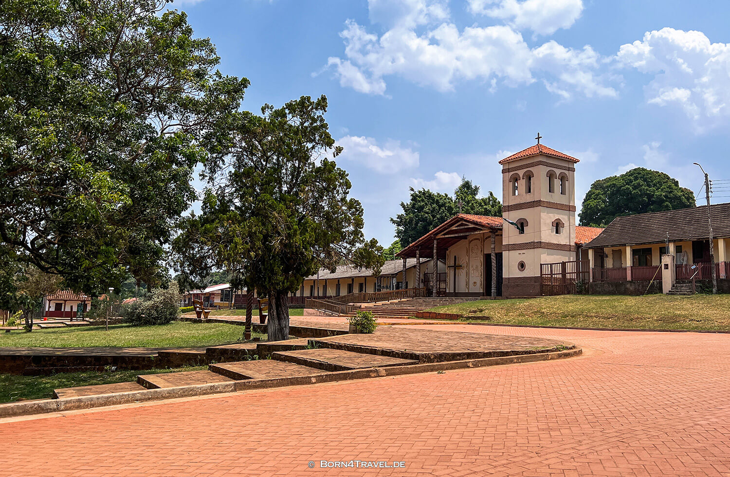 Missionskirche in Santiago de Chiquitos,Llanos de Chiquitos,Chiquitania,Bolivien,born4travel.de Missionskirche in Santiago de Chiquitos,Llanos de Chiquitos,Chiquitania,Bolivien,born4travel.de