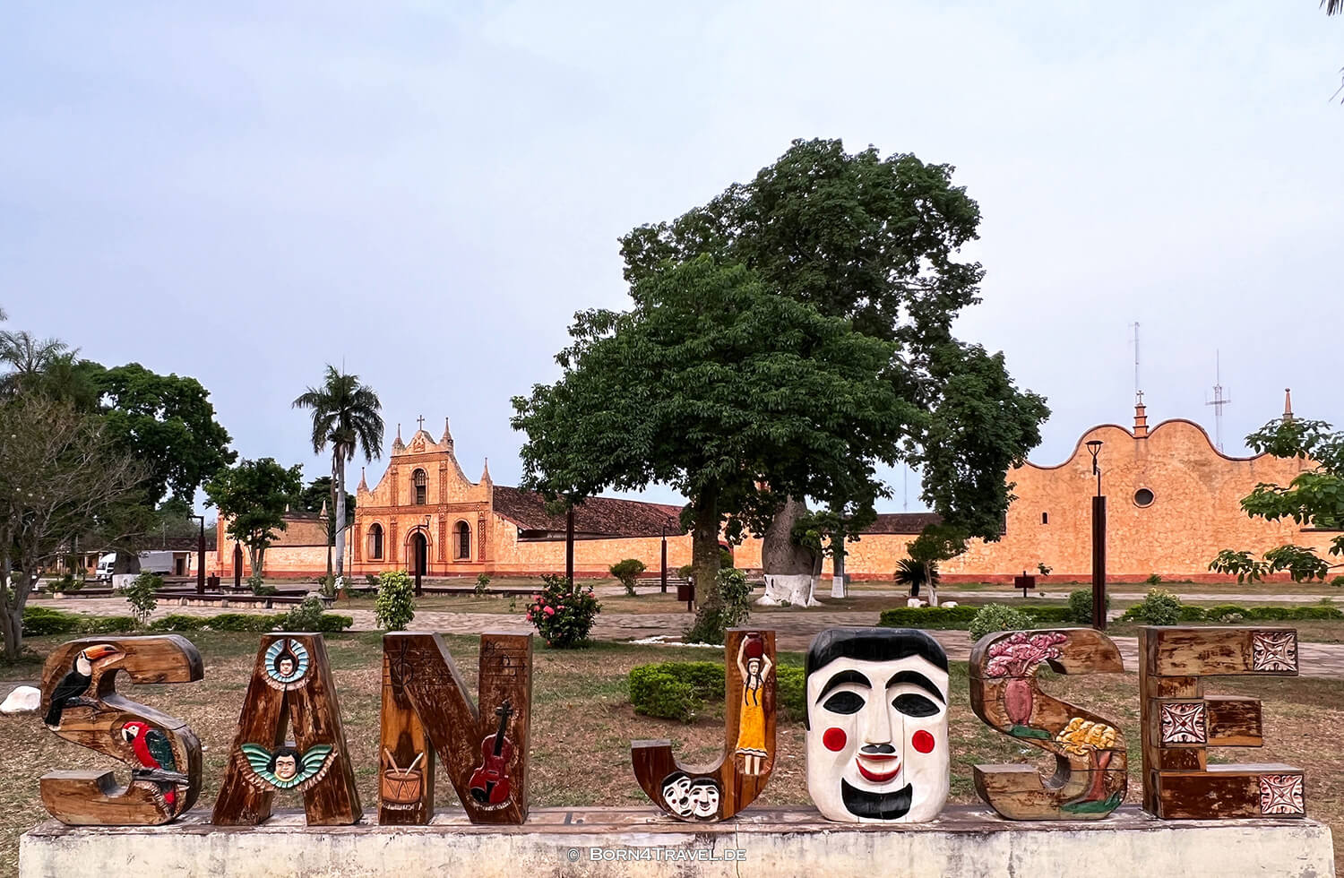 Iglesia Jesuita de San José de Chiquitos,Llanos de Chiquitos,Chiquitania,Bolivien,born4travel.de Iglesia Jesuita de San José de Chiquitos,Llanos de Chiquitos,Chiquitania,Bolivien,born4travel.de