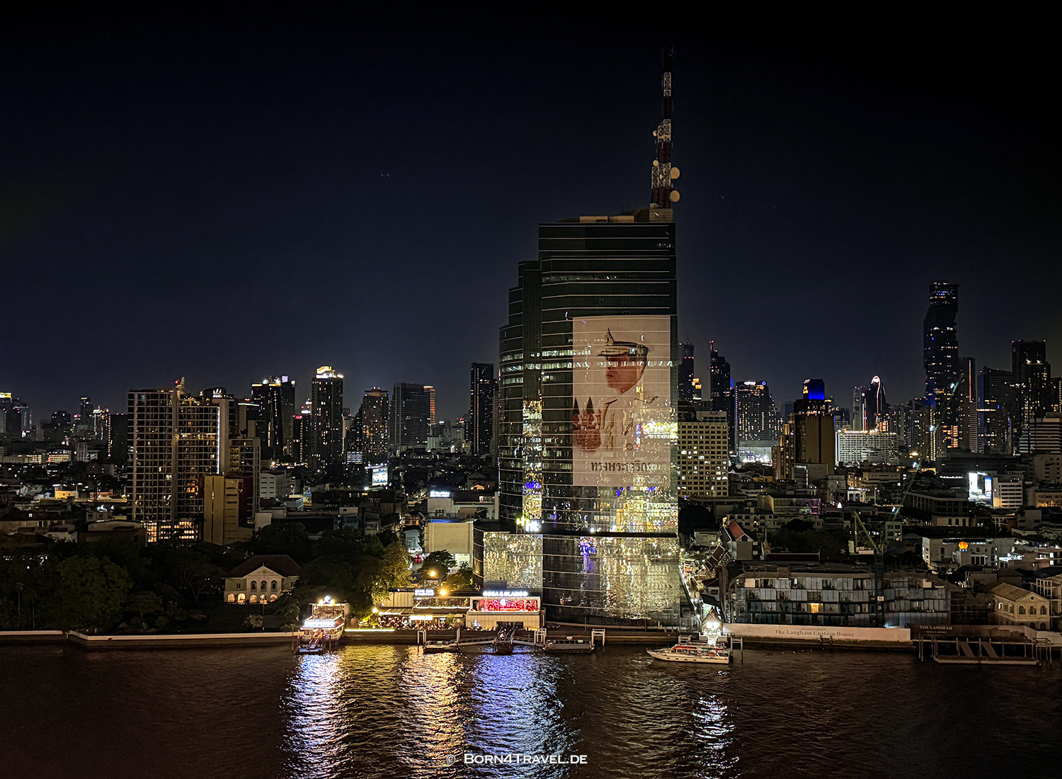Fireworks Icon Siam Bangkok,2026,born4travel.de Fireworks Icon Siam Bangkok,2026,born4travel.de