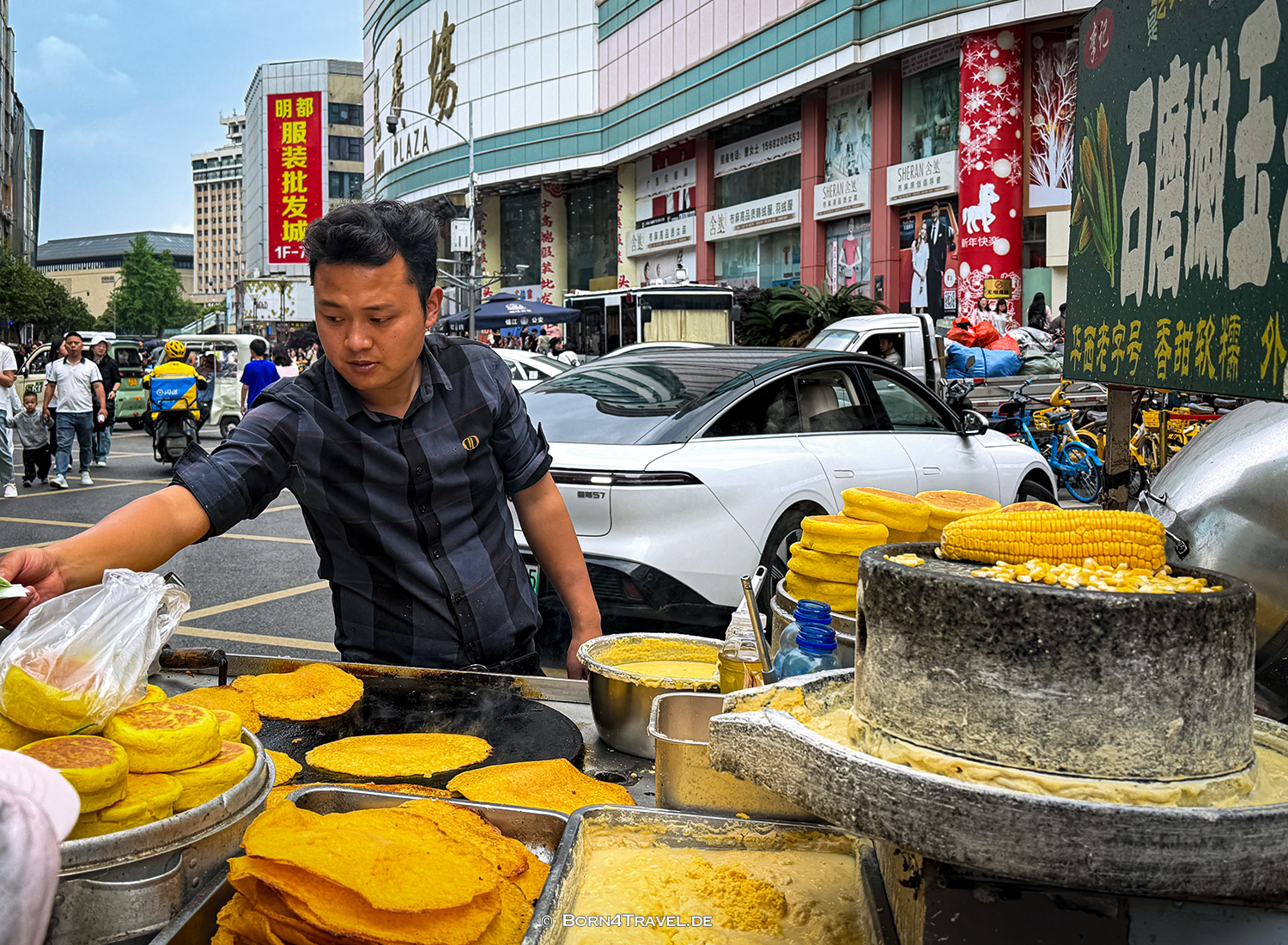 Chunxi Road,Chengdu,Sichuan,China2026,born4travel.de Chunxi Road,Chengdu,Sichuan,China2026,born4travel.de