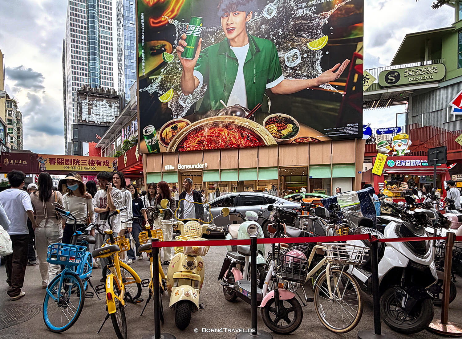 Chunxi Road,Chengdu,Sichuan,China2026,born4travel.de Chunxi Road,Chengdu,Sichuan,China2026,born4travel.de