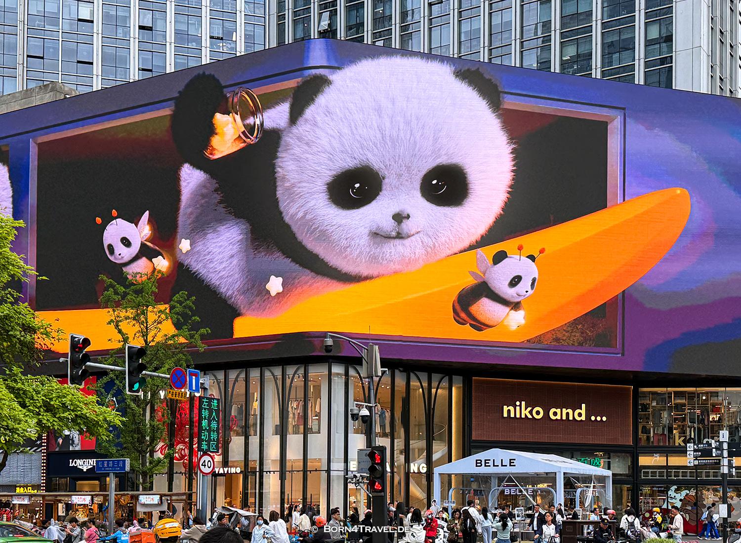 Chunxi Road,Chengdu,Sichuan,China2026,born4travel.de Chunxi Road,Chengdu,Sichuan,China2026,born4travel.de