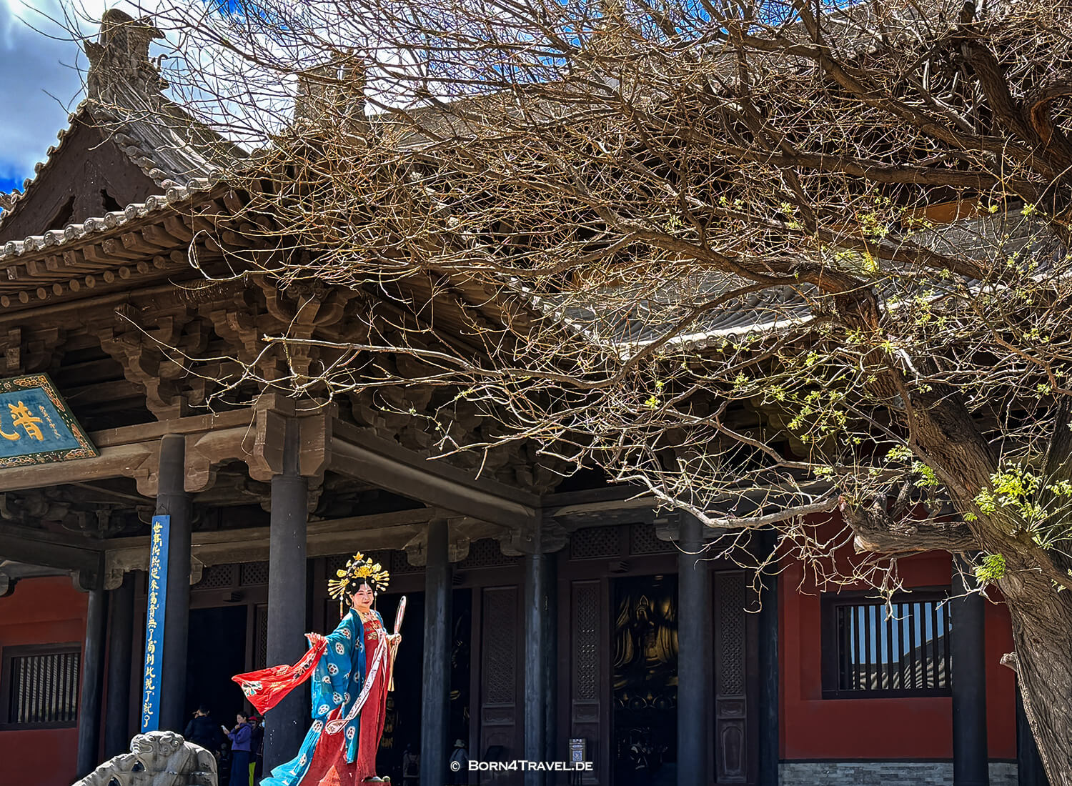 Hanfu,Huayan Tempel,Datong,China2026,born4travel.de Hanfu,Huayan Tempel,Datong,China2026,born4travel.de