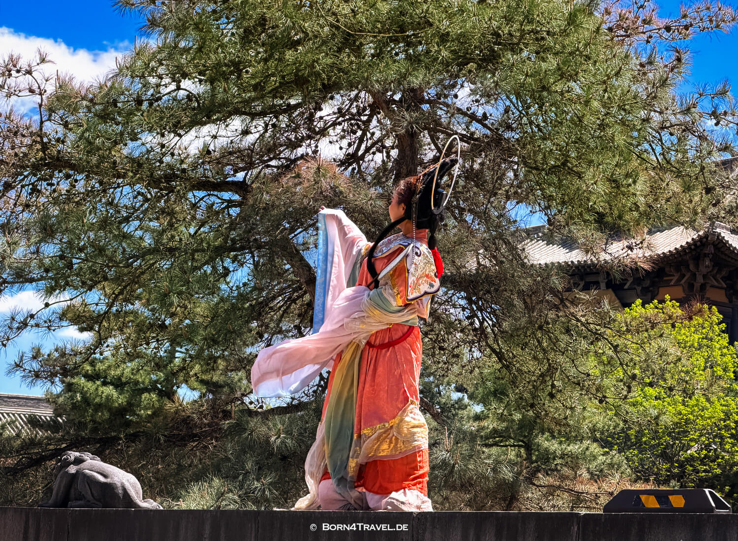 Hanfu,Huayan Tempel,Datong,China2026,born4travel.de Hanfu,Huayan Tempel,Datong,China2026,born4travel.de