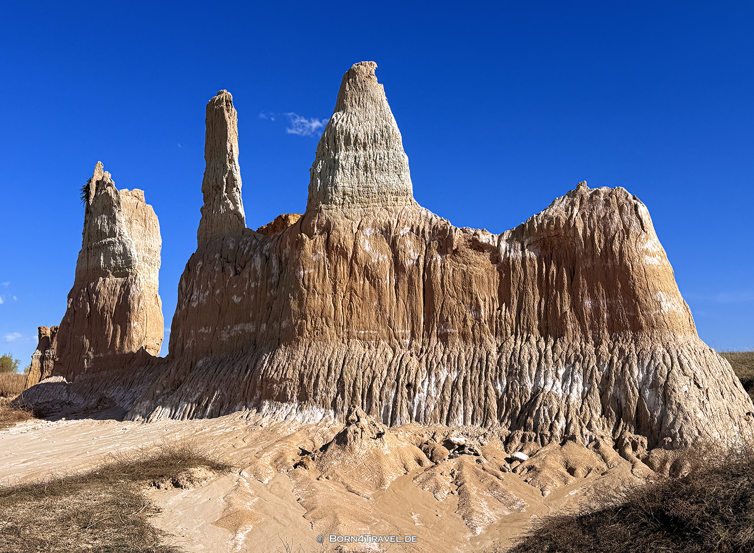 Rote Steine in Tulin,Datong,China2026,born4travel.de Rote Steine in Tulin,Datong,China2026,born4travel.de