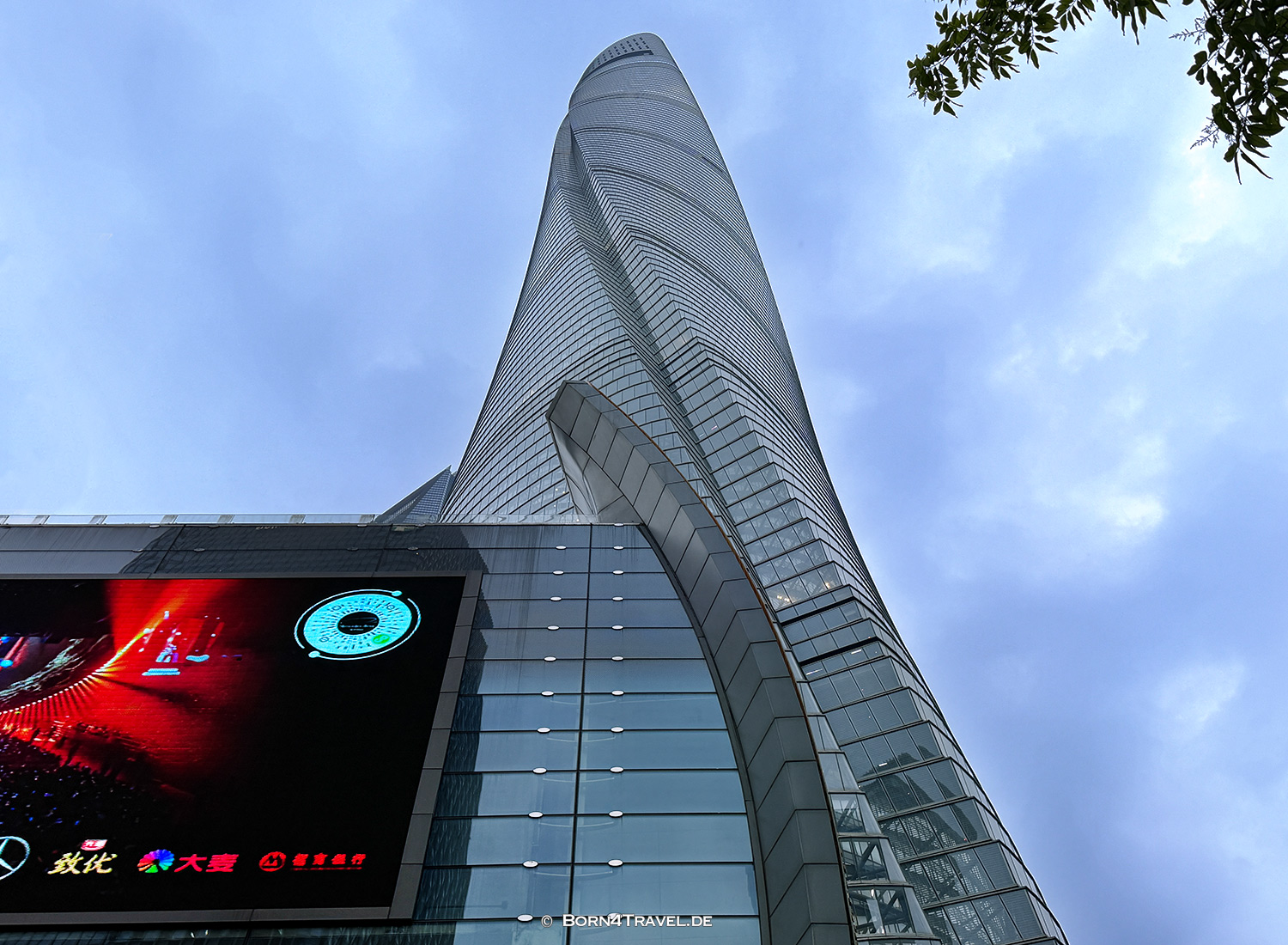 Shanghai Tower in Shanghai,China2026,born4travel.de Shanghai Tower in Shanghai,China2026,born4travel.de