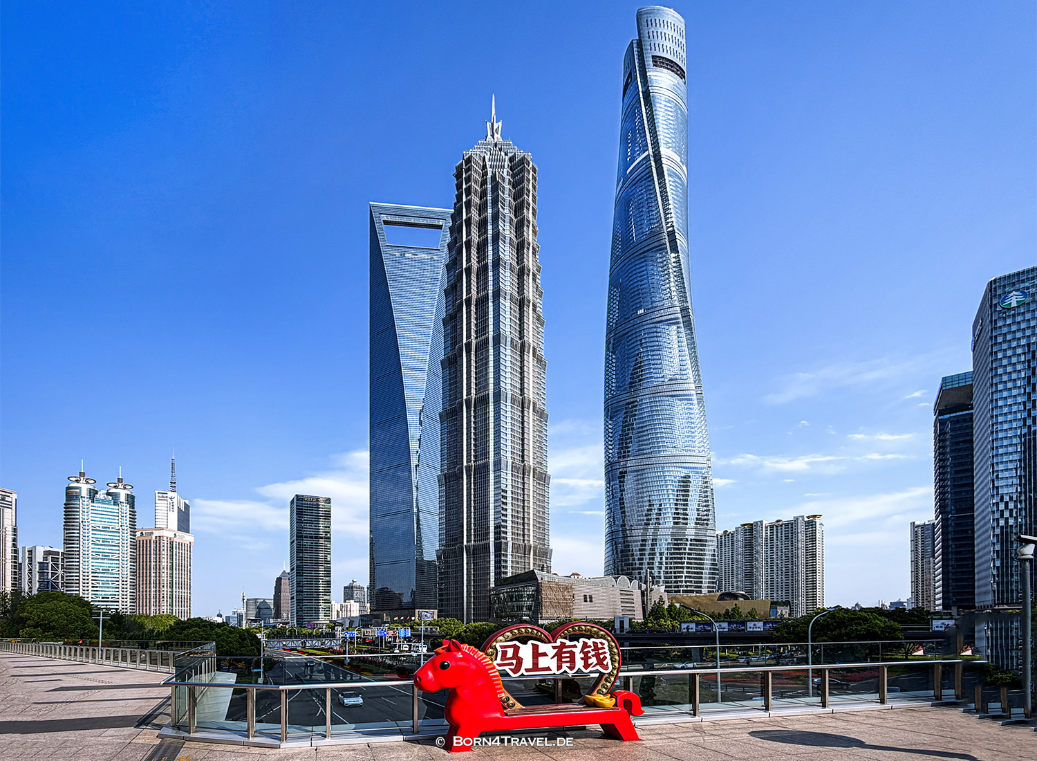 Lujiazui Skywalk Shanghai, China 2026, born4travel.de Lujiazui Skywalk Shanghai, China 2026, born4travel.de