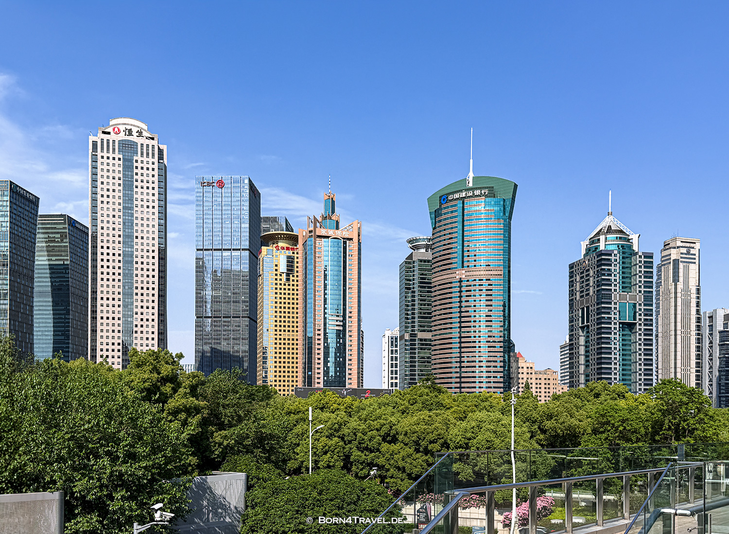 Lujiazui Skywalk Shanghai, China 2026, born4travel.de Lujiazui Skywalk Shanghai, China 2026, born4travel.de