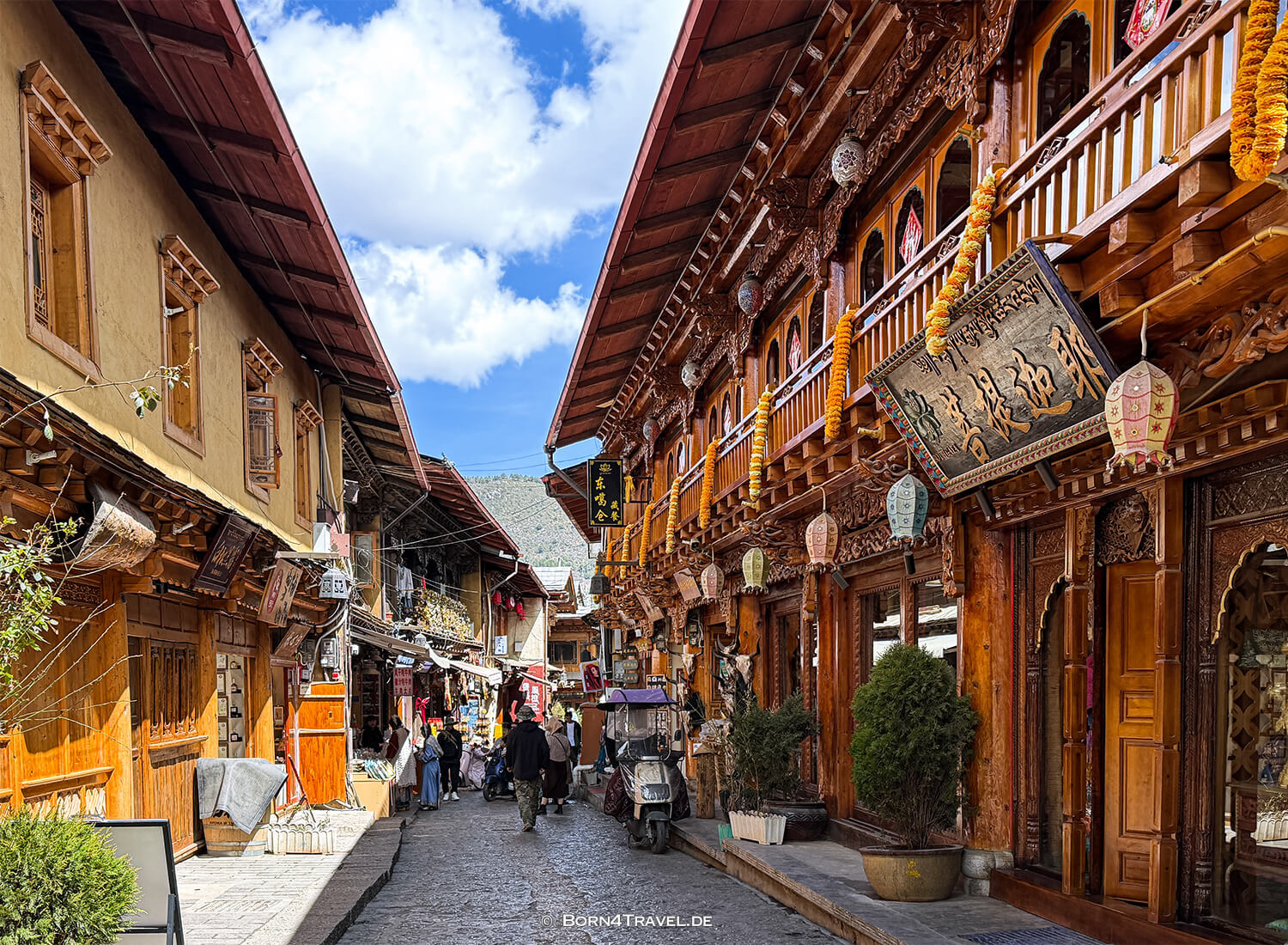 Dukezong Ancient Town,Shangri-la,YunnannChina2026,born4travel.de Dukezong Ancient Town,Shangri-la,YunnannChina2026,born4travel.de