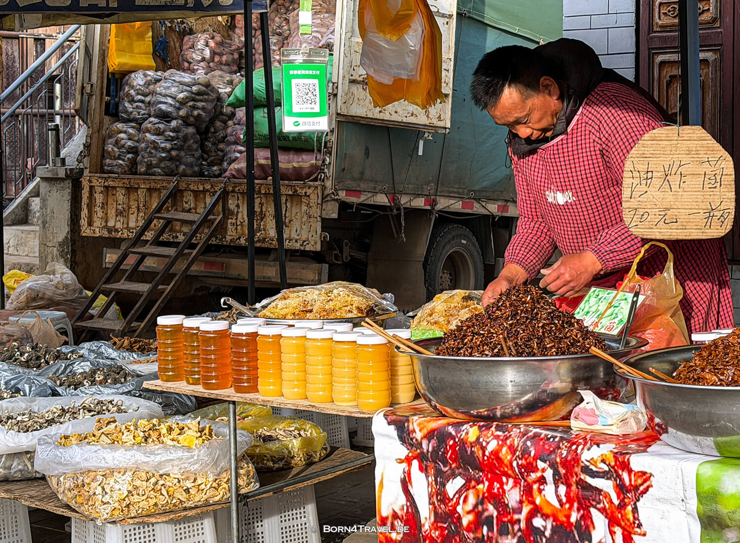 Shaxi Friday Market, Yunnan, China2026,born4travel.de Shaxi Friday Market, Yunnan, China2026,born4travel.de