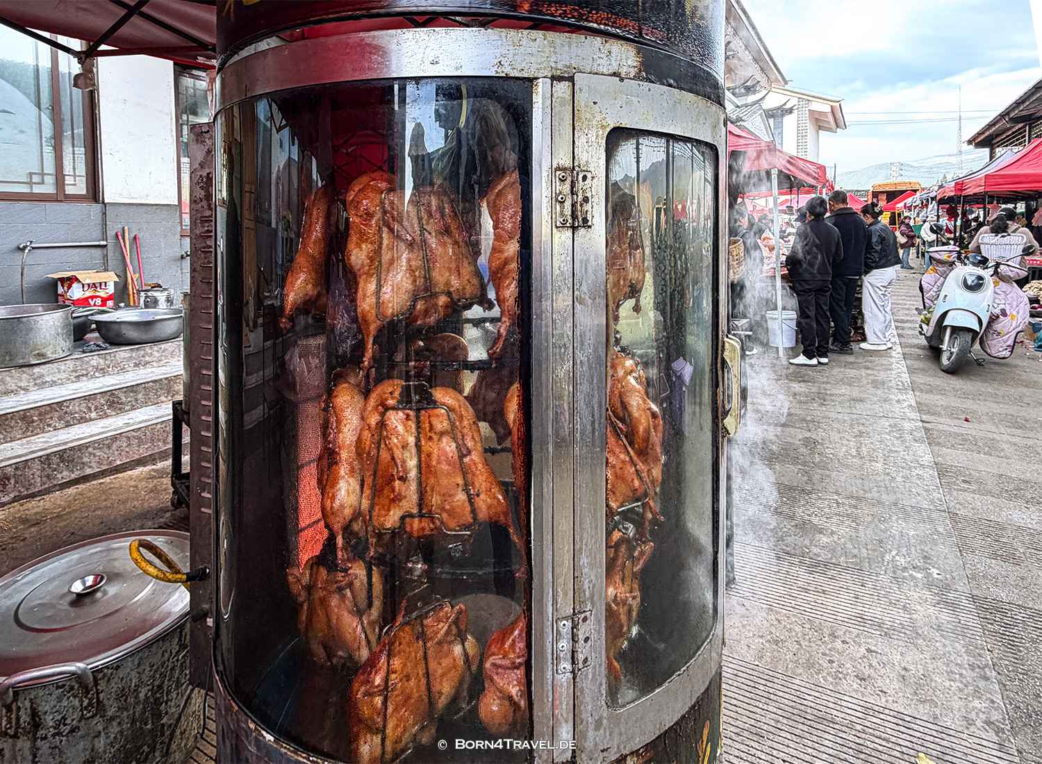 Shaxi Friday Market, Yunnan, China2026,born4travel.de Shaxi Friday Market, Yunnan, China2026,born4travel.de