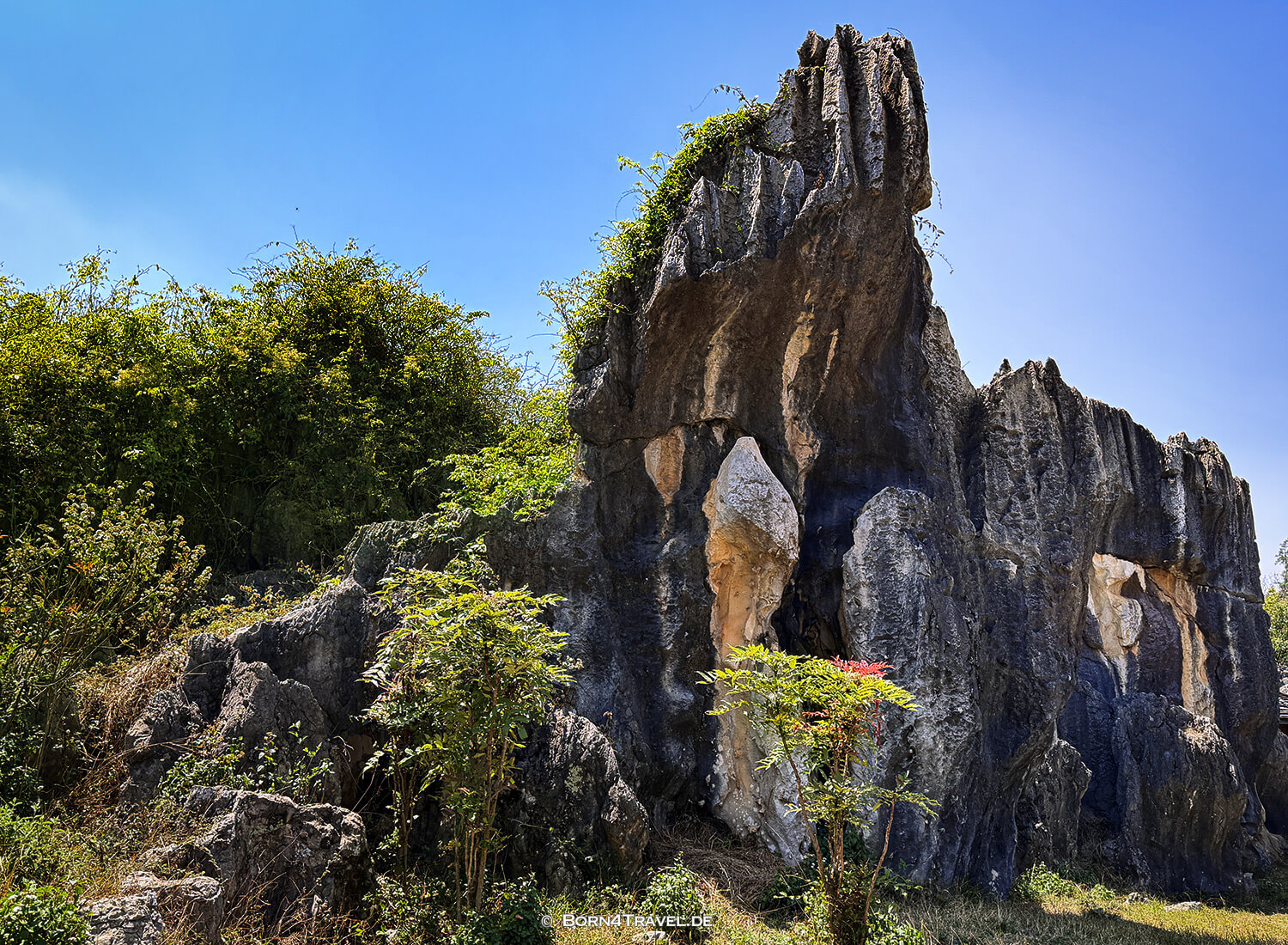 The Sword Peak Pond,Shinlin,Kunming,China2026,born4travel.de
