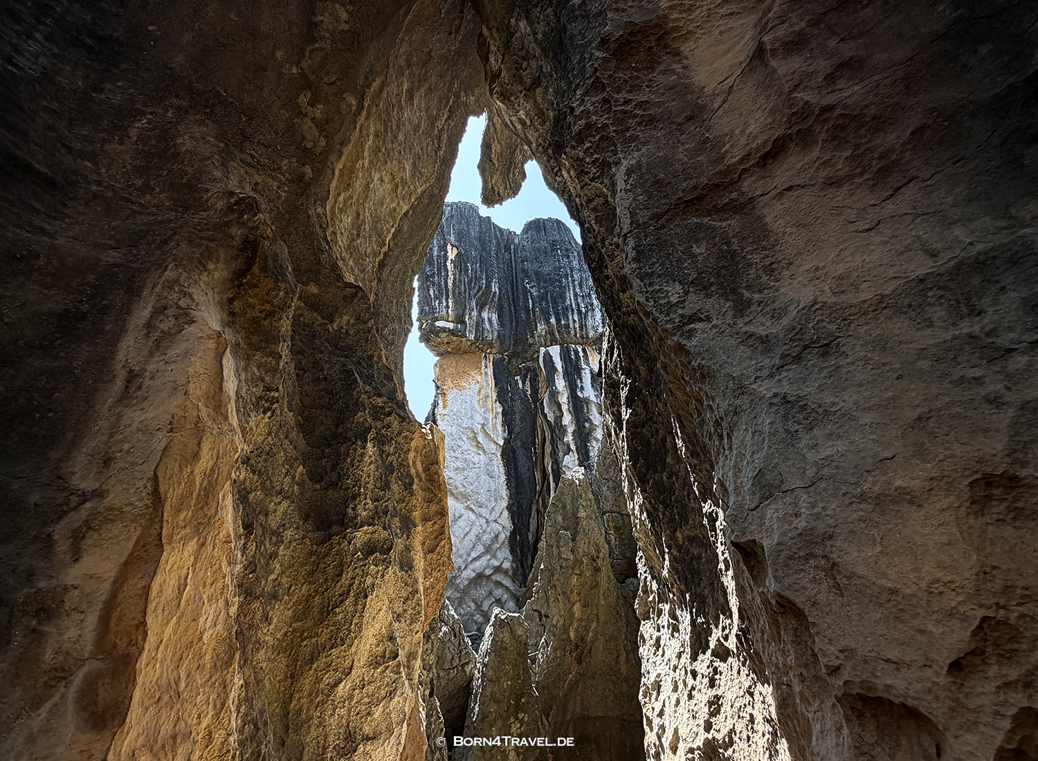 The Sword Peak Pond,Shinlin,Kunming,China2026,born4travel.de