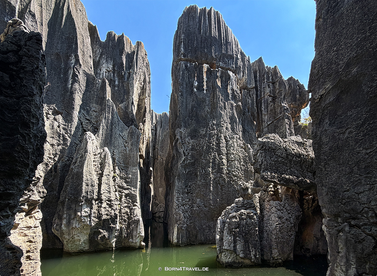 The Sword Peak Pond,Shinlin,Kunming,China2026,born4travel.de