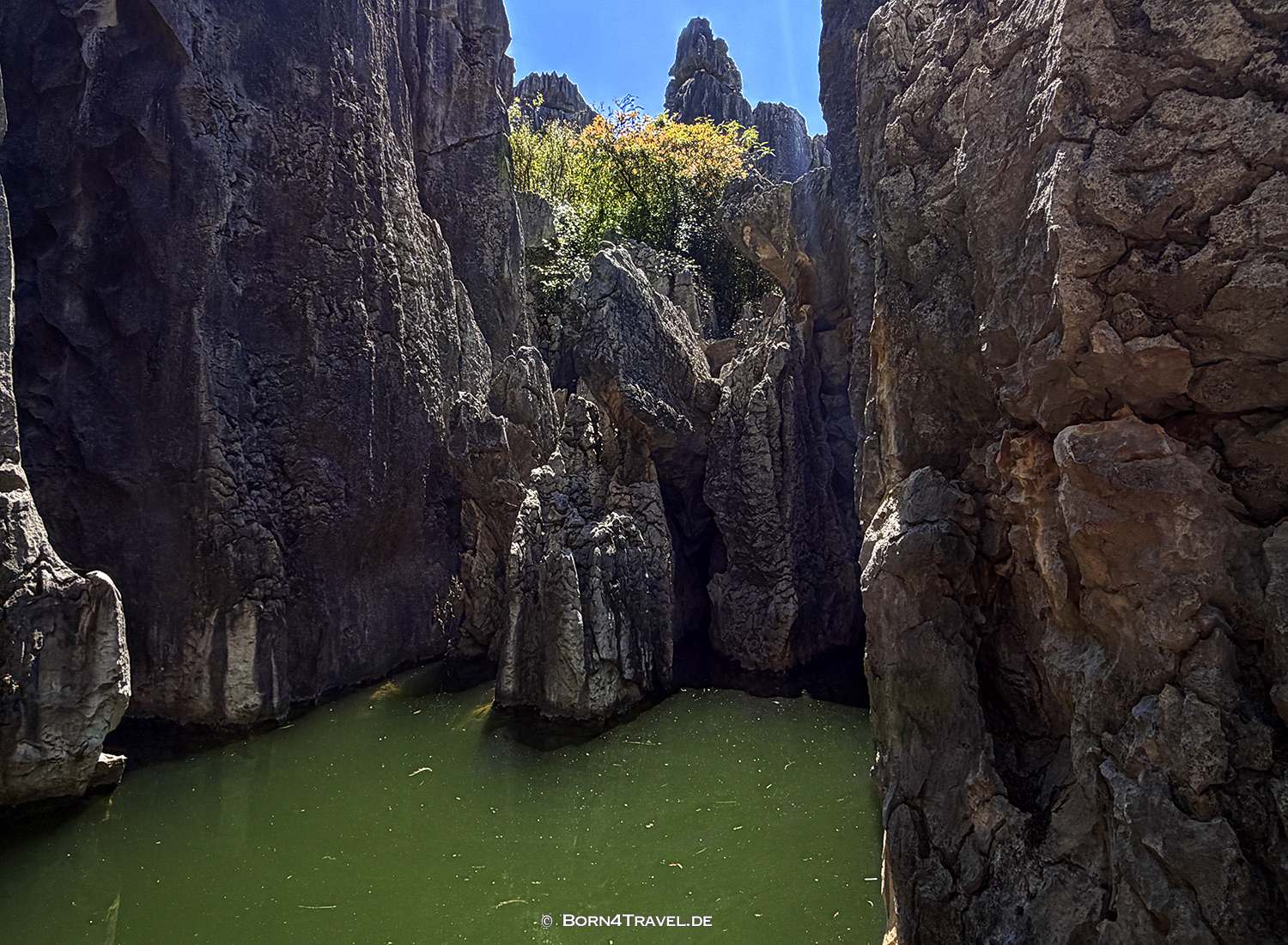 The Sword Peak Pond,Shinlin,Kunming,China2026,born4travel.de